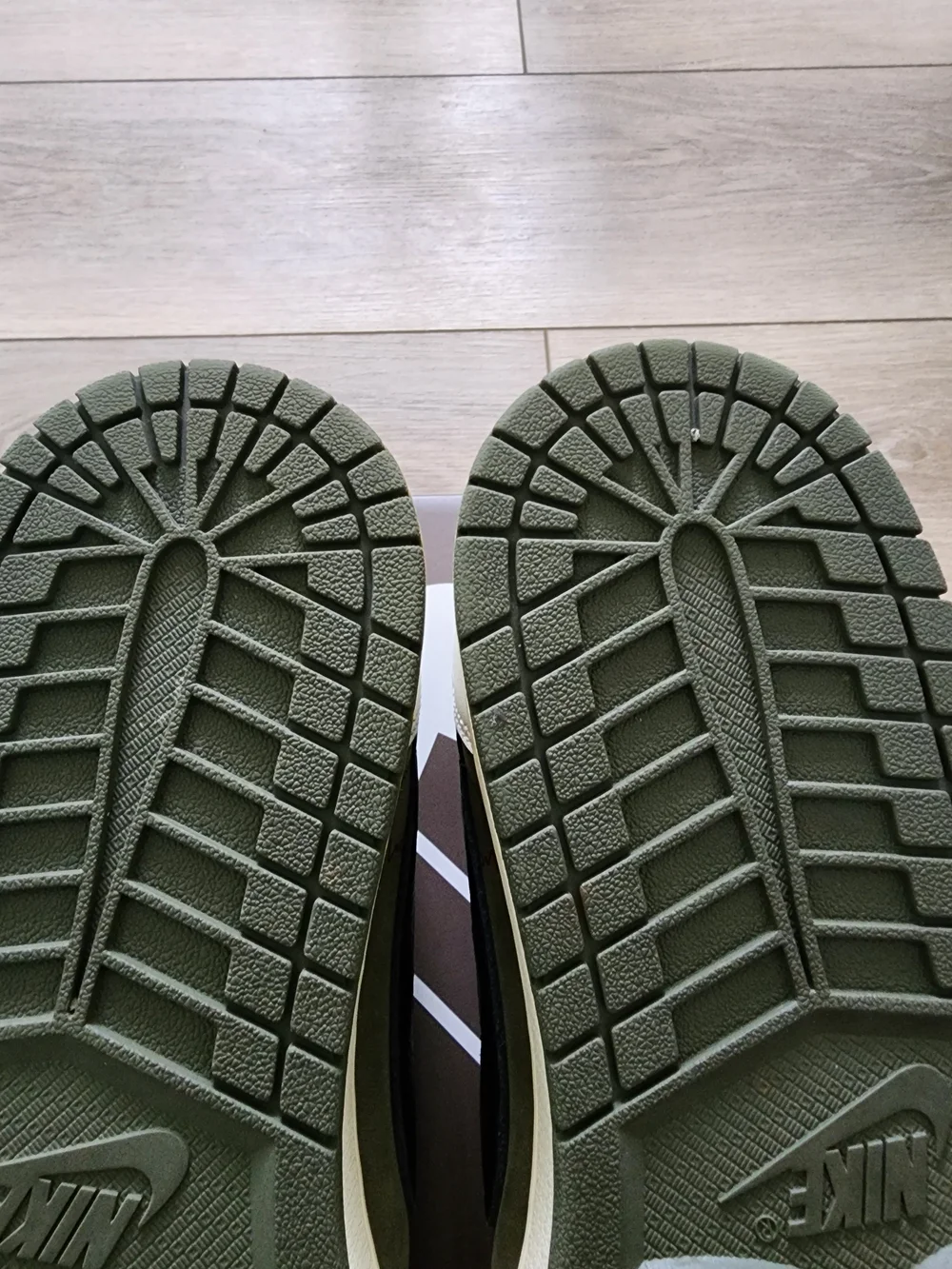 Travis Scott Medium Olives Jordan 1 Low
